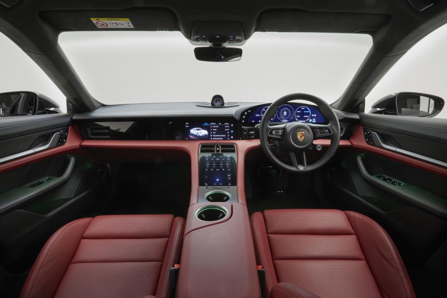 Торпедо Porsche Taycan Turbo S 2020 года  (AU) (фото 6 из 30)
